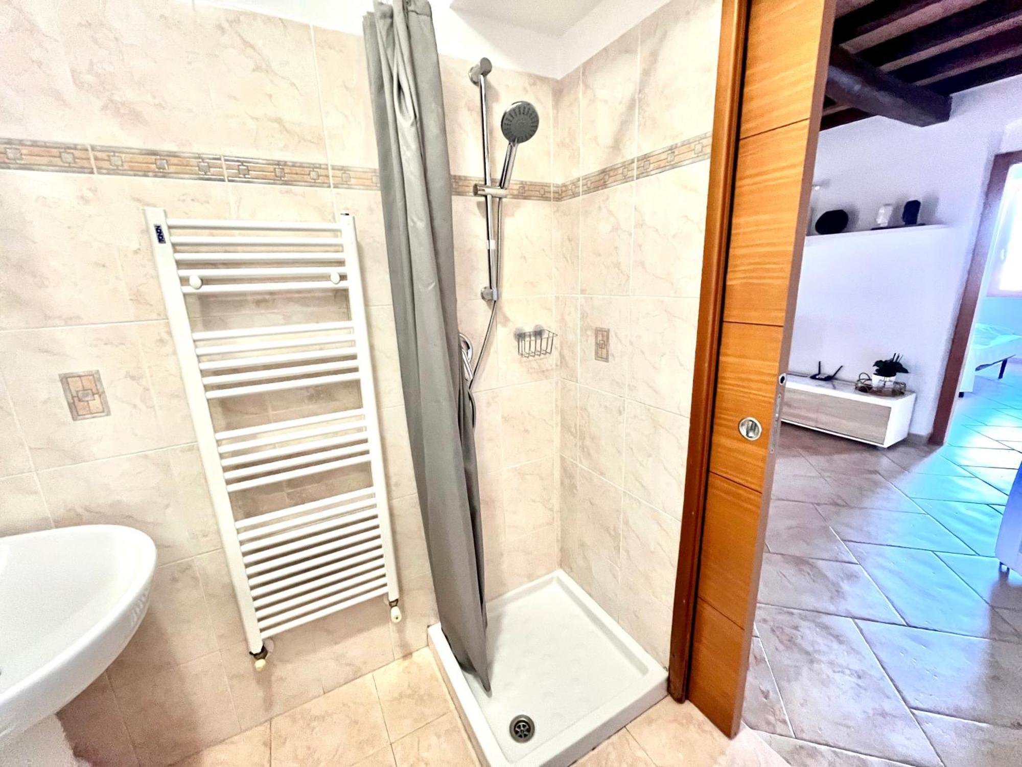 Seaview House Free Parking & Private Garden Apartment La Spezia